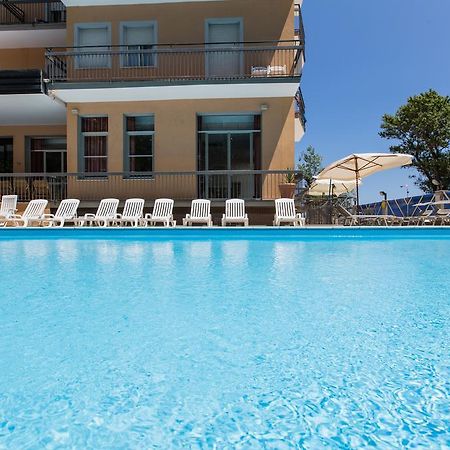 Hotel Atlas Ρίμινι Εξωτερικό φωτογραφία