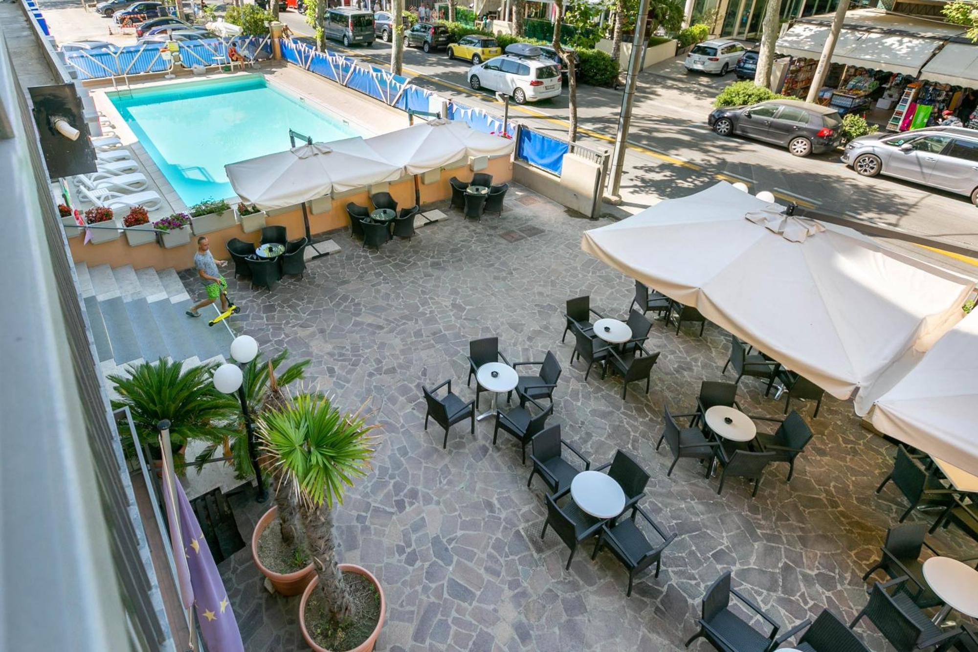 Hotel Atlas Ρίμινι Εξωτερικό φωτογραφία