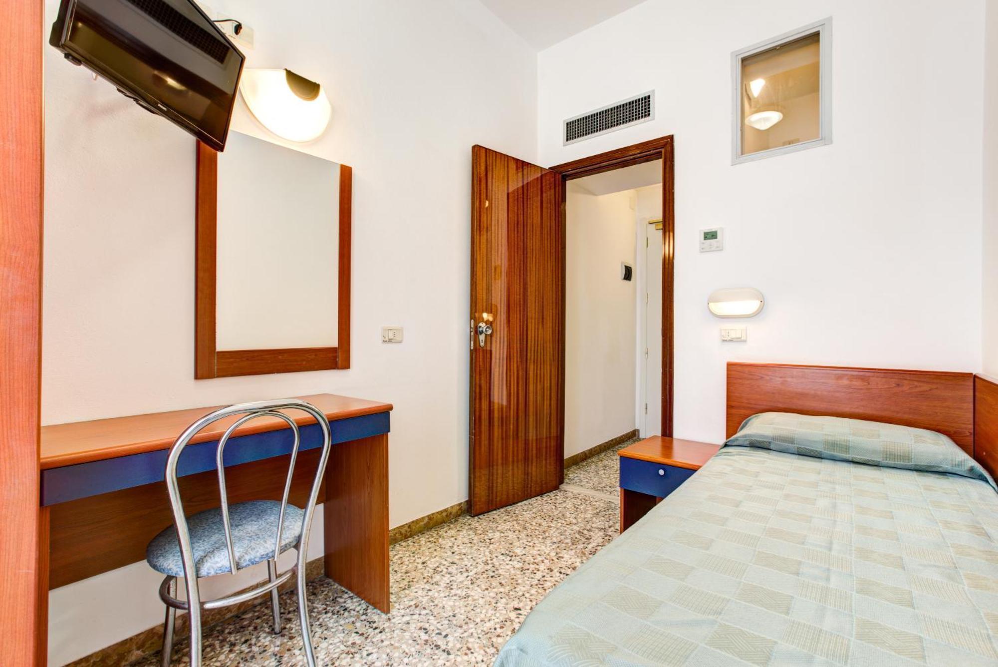 Hotel Atlas Ρίμινι Εξωτερικό φωτογραφία