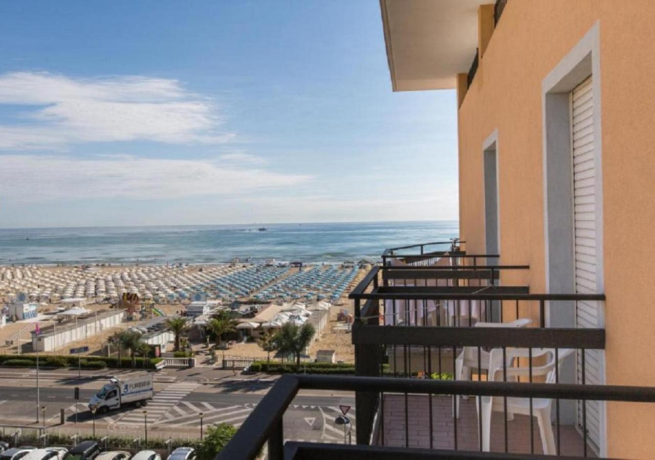Hotel Atlas Ρίμινι Εξωτερικό φωτογραφία