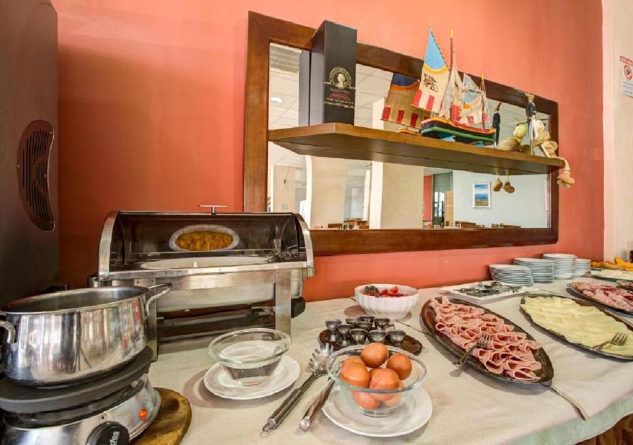 Hotel Atlas Ρίμινι Εξωτερικό φωτογραφία